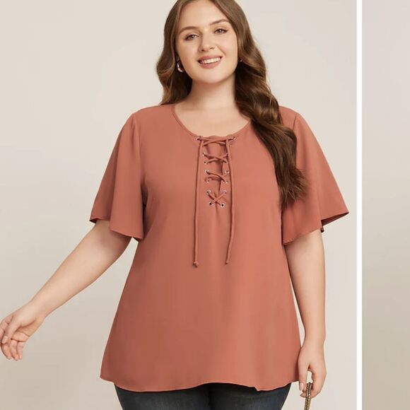 NWT BloomChic lace up front top 22/3X - Picture 2 of 10
